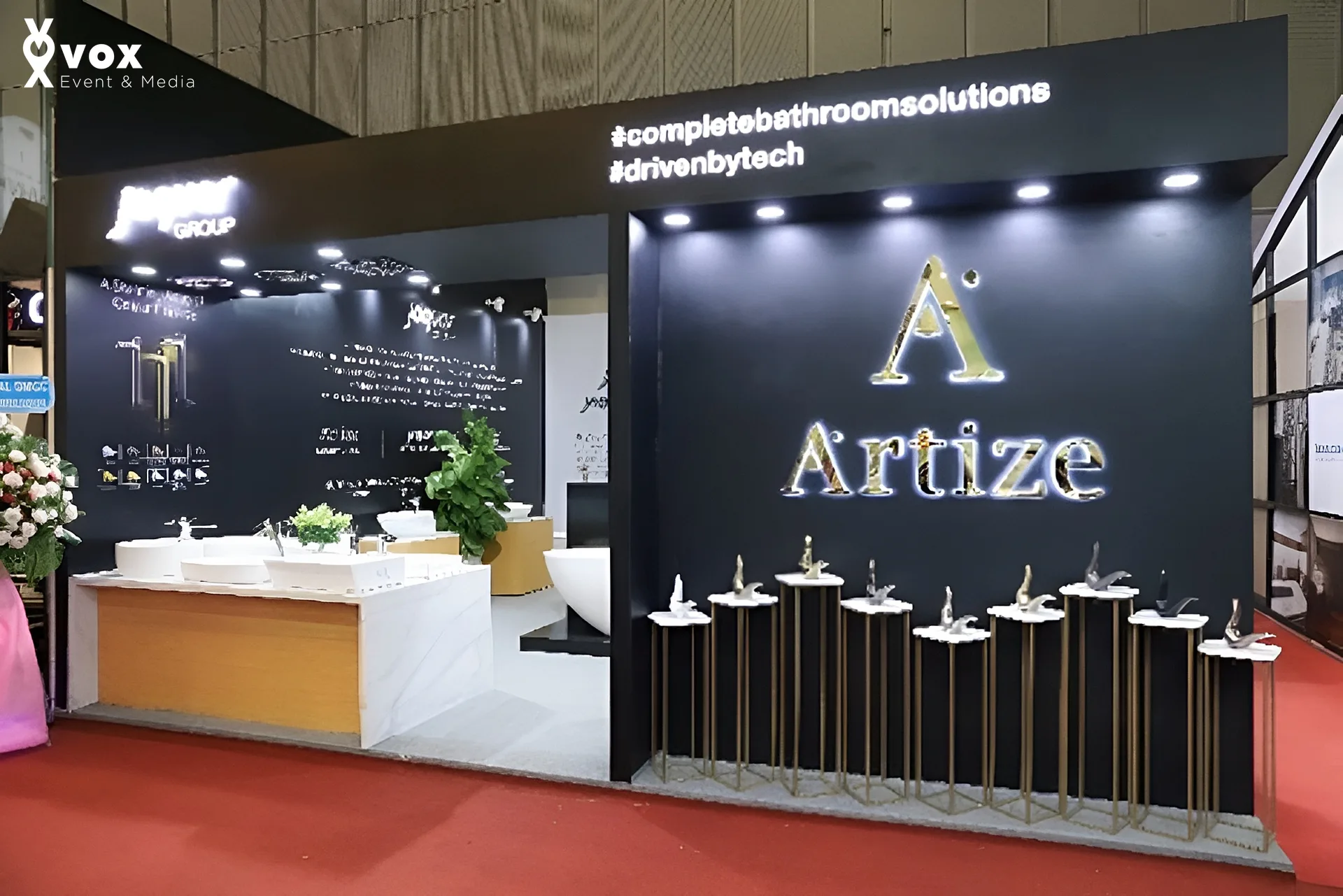 Gian hàng Jaquar tại Vietbuild Expo với khu trưng bày sản phẩm cao cấp, vật liệu hoàn thiện và ánh sáng booth triển lãm