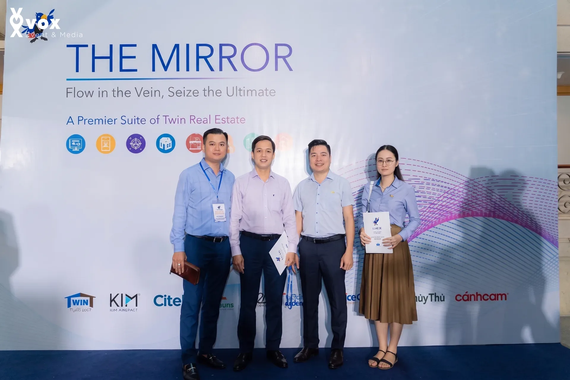The Mirror Launching — khu trải nghiệm và tiếp đón khách