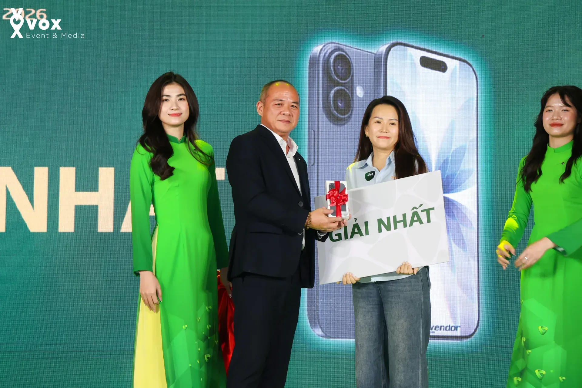 Không gian hội nghị khách hàng Vietcombank do VOX Event & Media thiết kế, sản xuất và vận hành